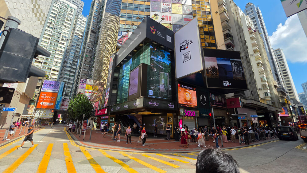 K-Food “The Taste of Wonder” campaign on a curved LED screen on the 